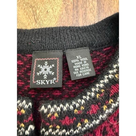 Vintage Skyr Womens Red Wool Fair Isle Heart Hook Clasp Cardigan Sweater Size XL - Picture 2 of 4